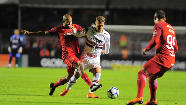 Lucas Fernandes recebe a marcaÃ§Ã£o de Patrick