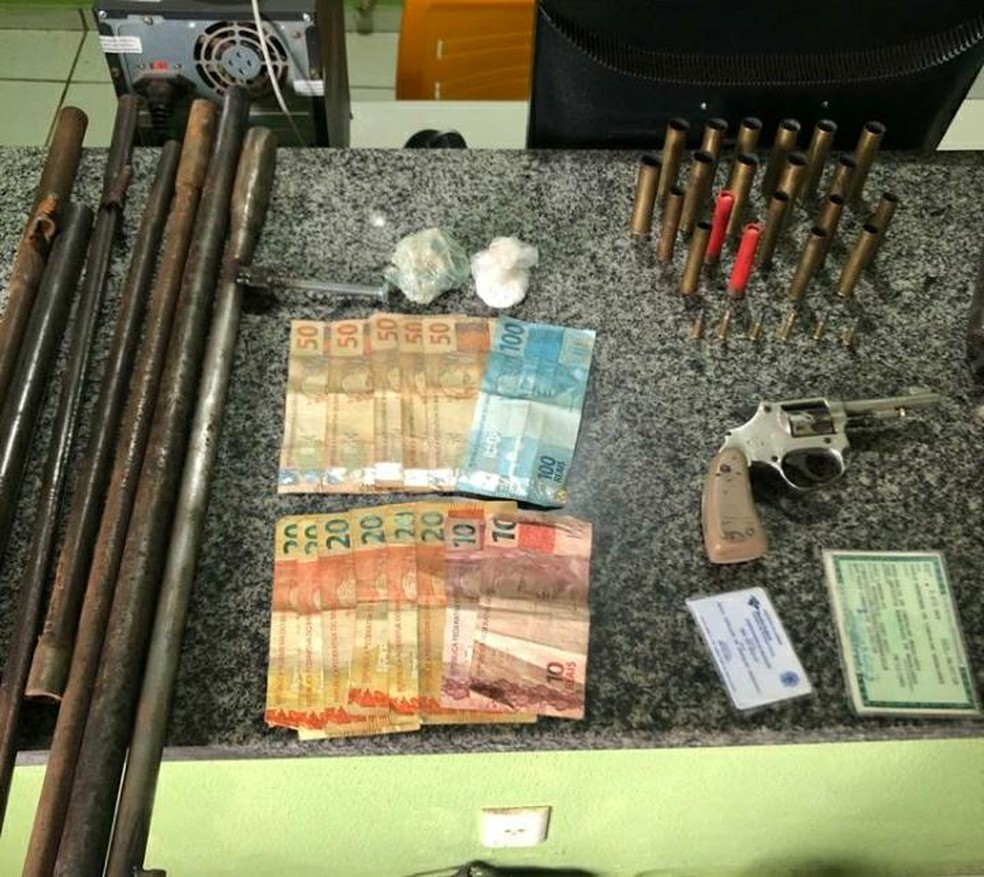 Materiais apreendidos pela PM em Paes Landim — Foto: Divulgação/PM-PI