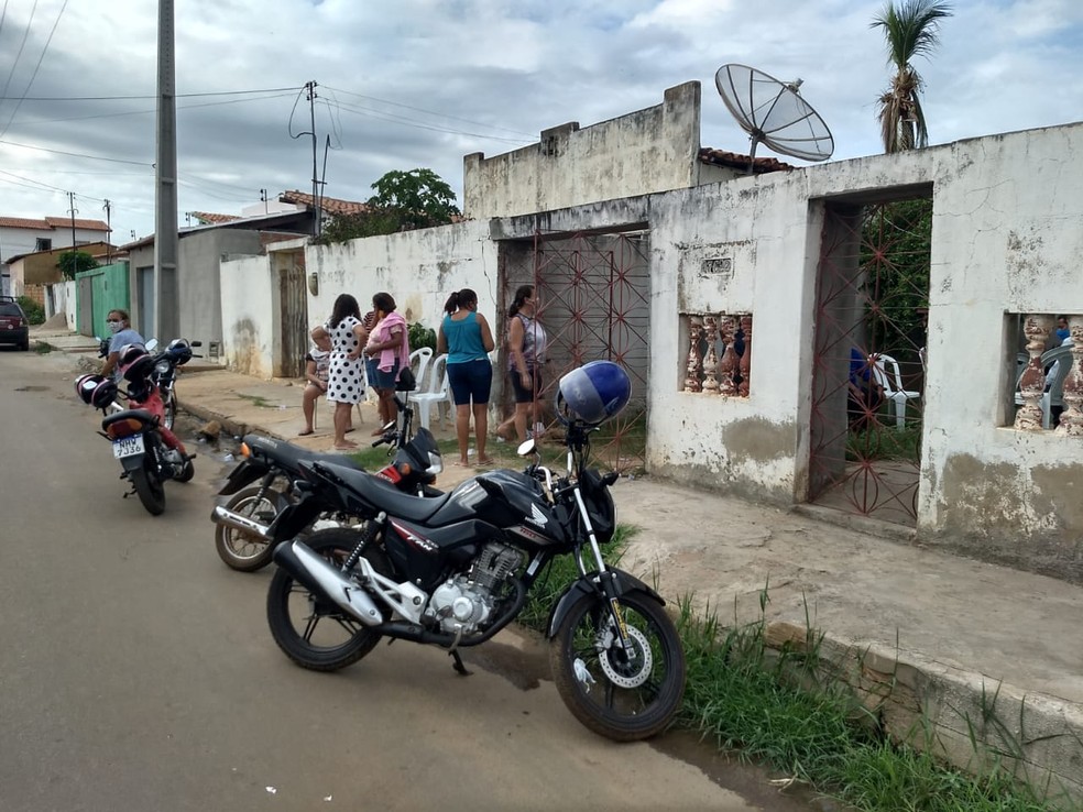 Corpo de Antônia Francisca foi velado na casa de uma das filhas — Foto: Antônio Rocha /TV Clube