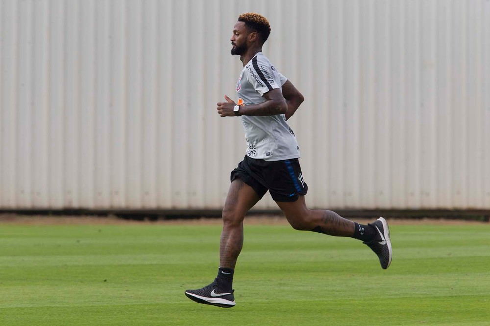 Renê Júnior entra com ação milionária contra Corinthians, confira