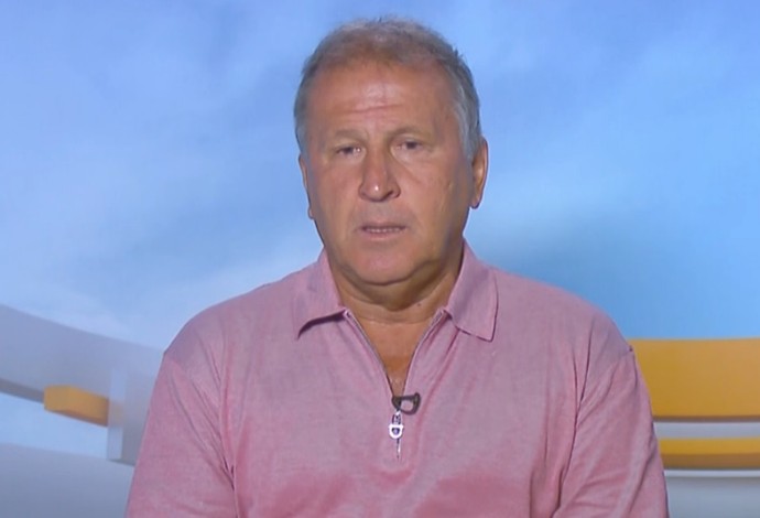 Zico cobra postura ofensiva do Fla e pede a contratação de um 10