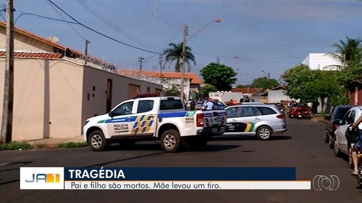 Pai E Filho São Mortos A Tiros Dentro De Casa Em Itumbiara Goiás G1