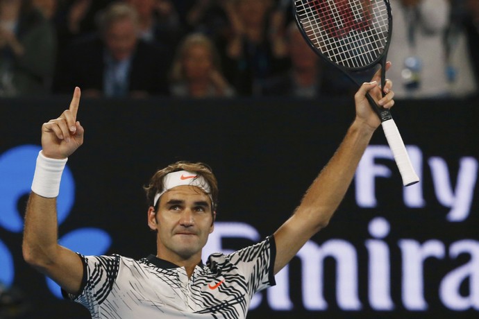 Roger Federer comemora vitória sobre Stan Wawrinka no Aberto da Austrália (Foto: REUTERS/Edgar Su)