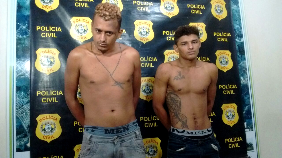 À esquerda, José Roberto e à direita, Denilson de Freitas, quando foram presos em maio deste ano  (Foto: Aline Nascimento/G1 )