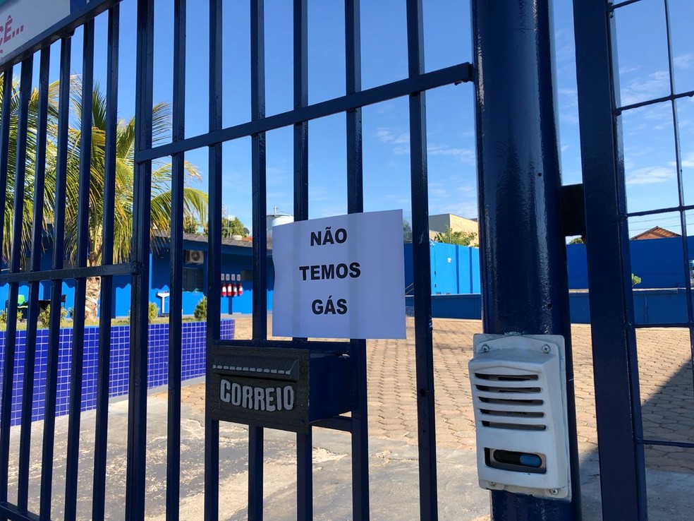 Distribuidora em Bauru já está sem gás de cozinha (Foto: Giuliano Tamura / TV TEM )