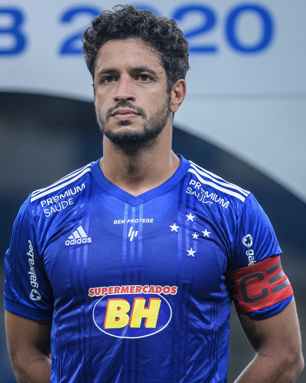 Ex-zagueiro do Grêmio revela carinho pelo clube