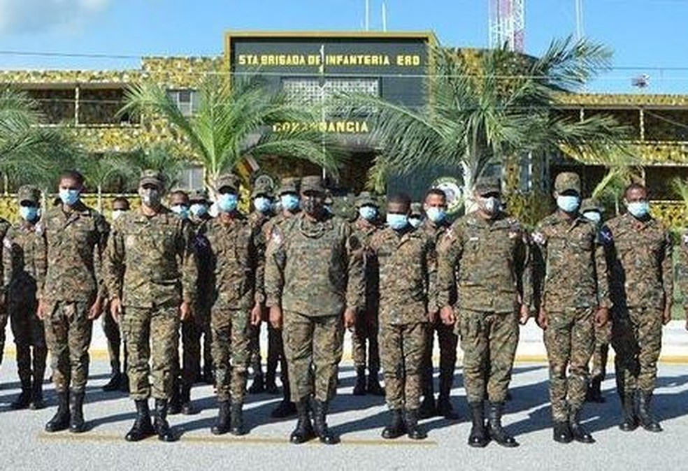 Soldados dominicanos em formatura de treinamento de operações de fronteira — Foto: Reprodução/Instagram/Exército da República Dominicana