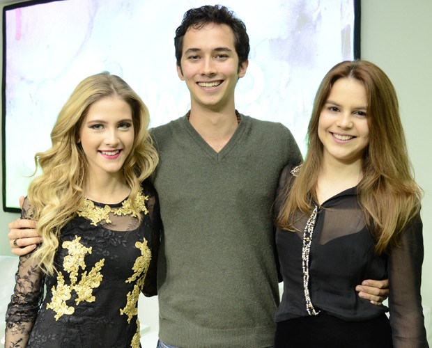 Gabriel Falcão na época em que vivia o personagem Ben, em Malhação, ao lado de Hanna Romanazzi e Bianca Salgueiro (Foto: Estevam Avellar / TV Globo)