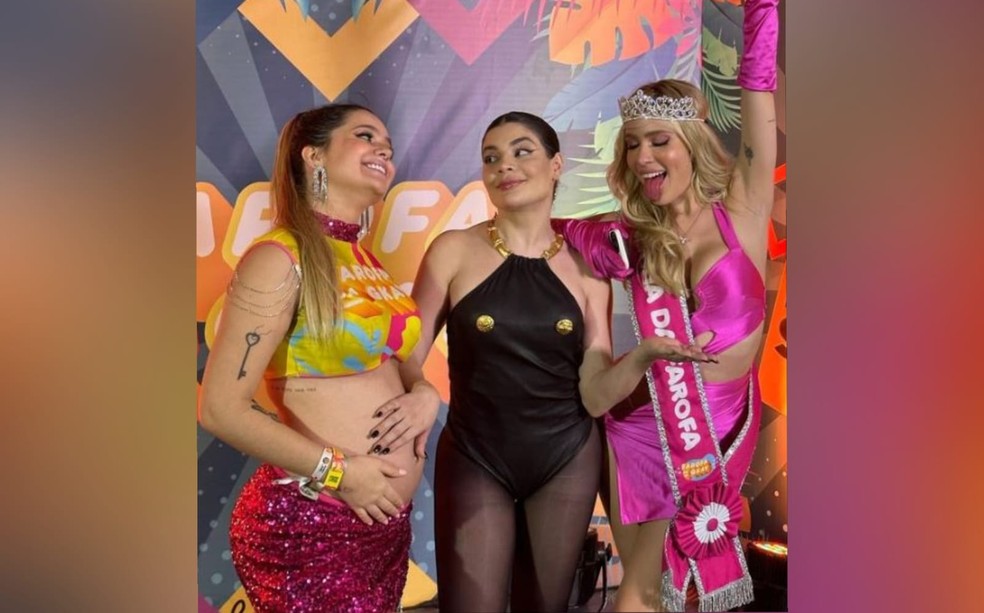 Viih Tube, Gkay e Karol Lima após a coroação de "Rainha da Farofa". — Foto: Instagram/ Reprodução