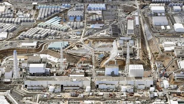 A usina nuclear Fukushima Daiichi, atingida por um tsunami na prefeitura de Fukushima, Japão (Foto: Kyodo/REUTERS)