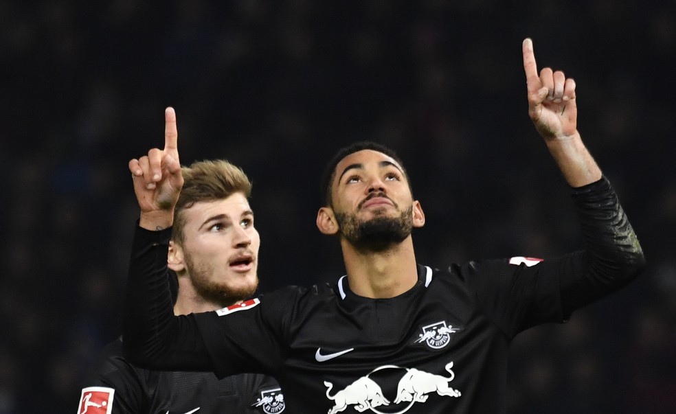 Matheus Cunha comemora gol contra o Hertha Berlim &mdash; Foto: AFP