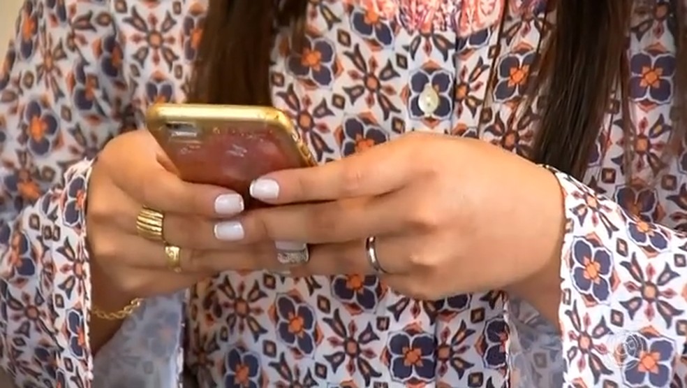 Golpistas clonam celulares e pedem dinheiro por aplicativo de mensagens no interior de SP â€” Foto: ReproduÃ§Ã£o/TV TEM