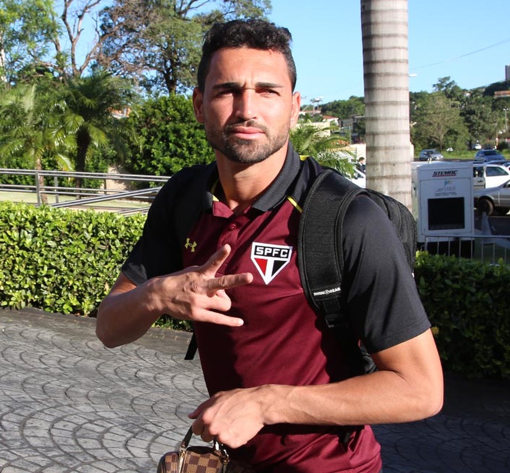 Mesmo com eliminações, Gilberto mantém fé no São Paulo