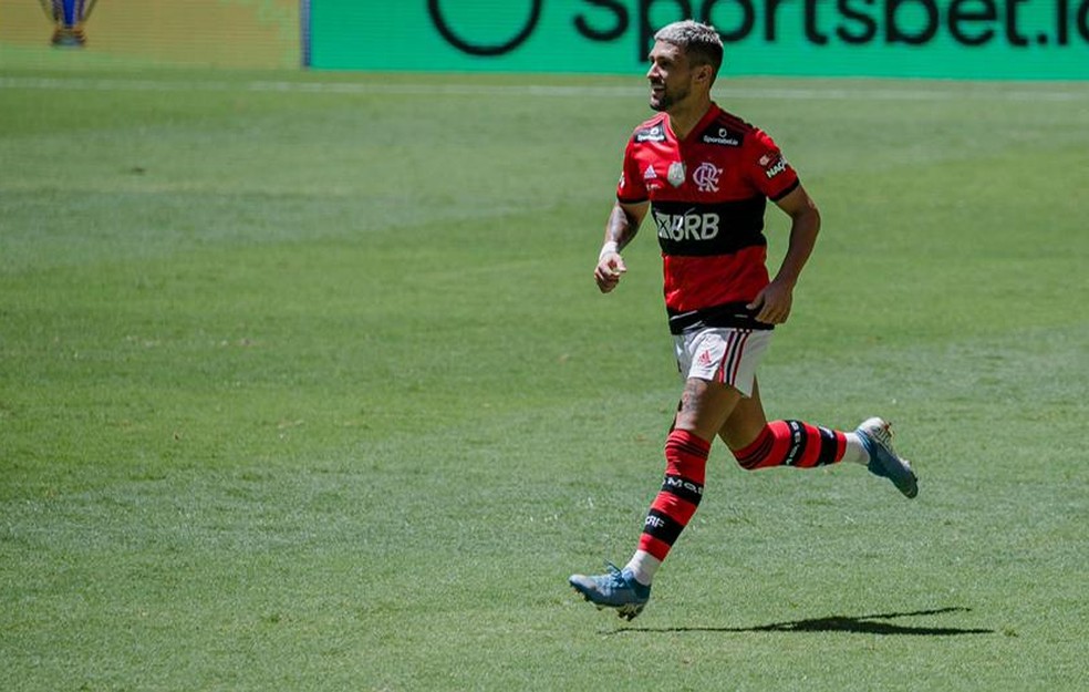 Arrascaeta foi eleito o melhor jogador da final da Supercopa, em Brasília — Foto: Matheus Maranhão / Cropa Produtora
