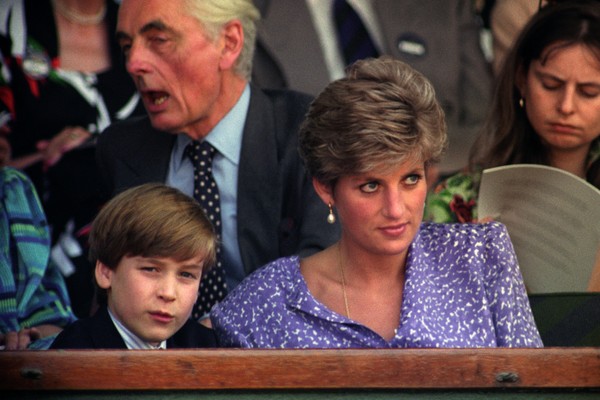 Princesa Diana e seu filho William, na final de Wimbledon em 7 de junho de 1991 (Foto: Getty Images)