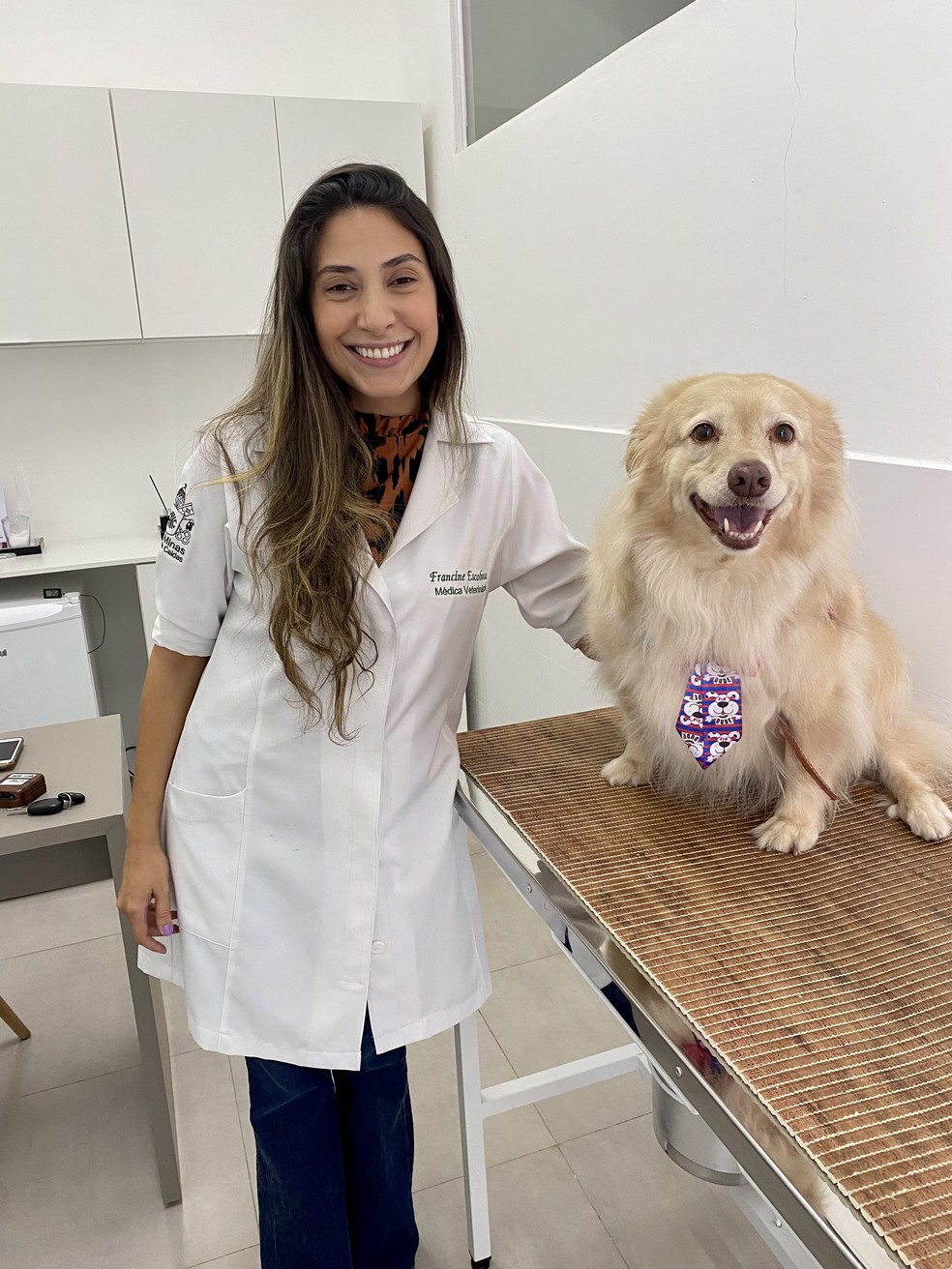 A médica veterinária Francine Escobosa ressalta a importância do acompanhamento periódico dos pets por um especialista — Foto: Francine Escobosa/Arquivo pessoal