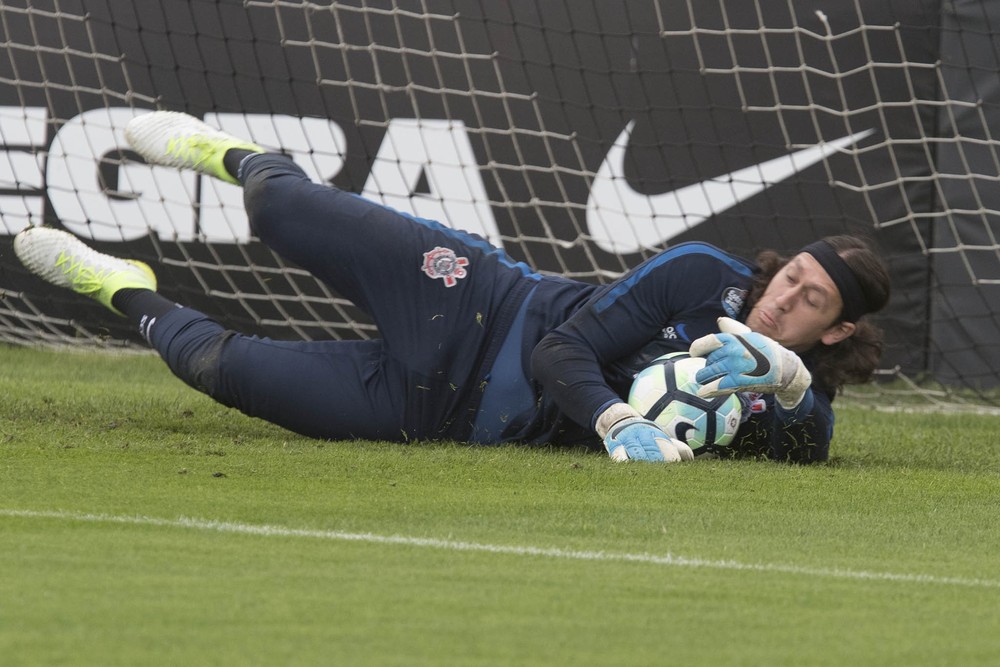 Em alta no Corinthians, Cássio admite que quase foi embora para o Grêmio