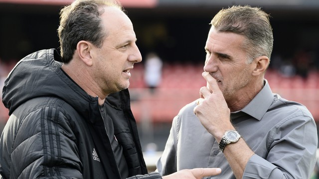 Rogério Ceni e Vagner Mancini conversam antes de São Paulo x América-MG