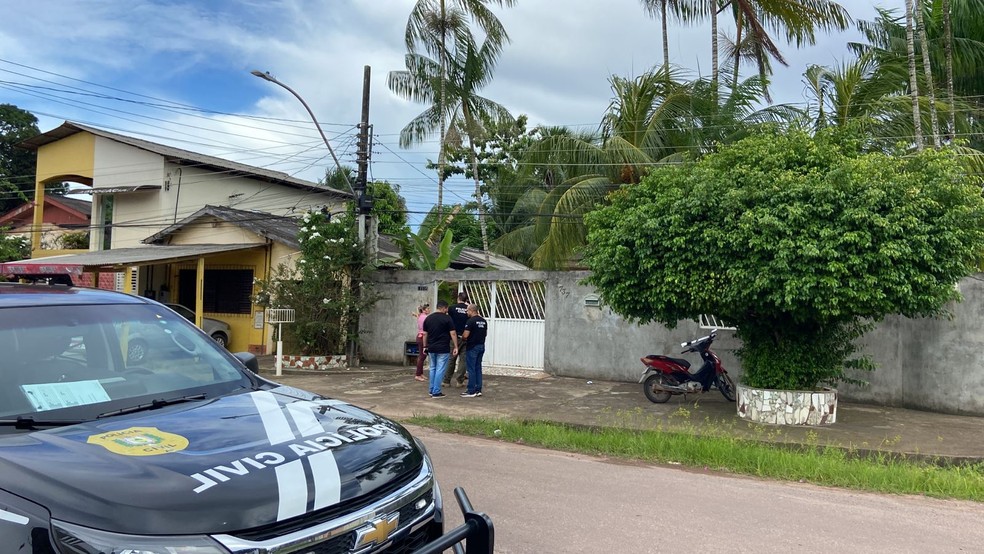 Pol&iacute;cia Civil investiga morte de professora aposentada dentro da pr&oacute;pria casa &mdash; Foto: Phillippe Gomes/Rede Amaz&ocirc;nica