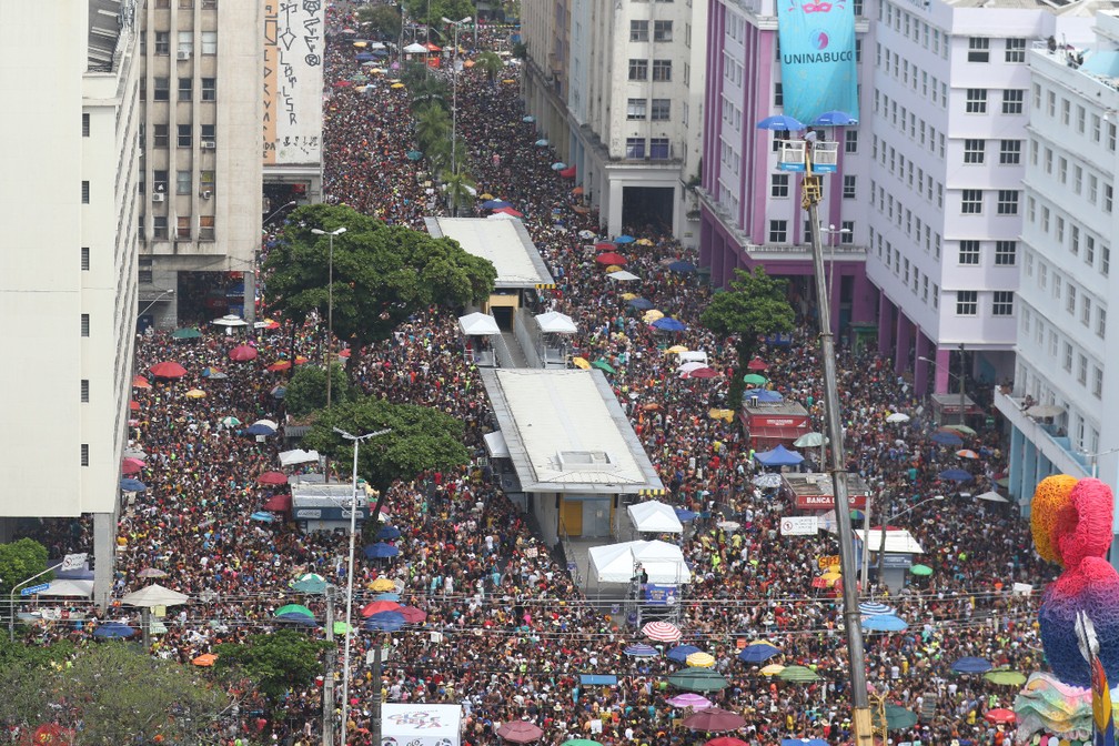 Avenida Guararapes no carnaval do Recife — Foto: Marlon Costa/Pernambuco Press