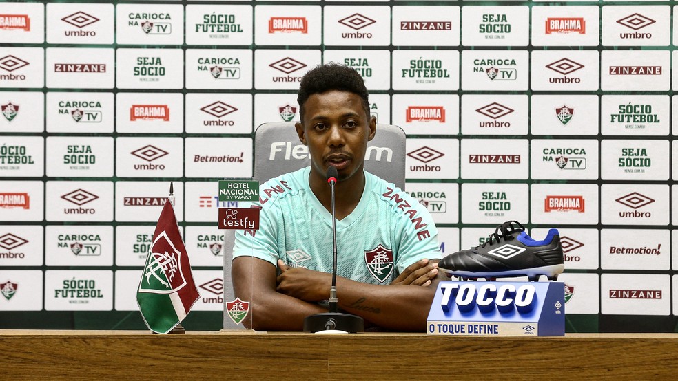 Wellington em primeira coletiva pelo Fluminense &mdash; Foto: Lucas Mer&ccedil;on/FFC
