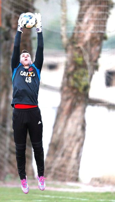 Fla tem 40 bolas substituídas pela fornecedora por defeito de fábrica