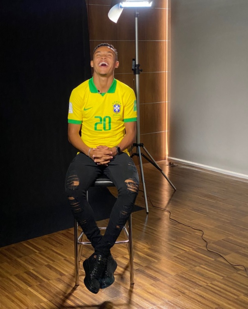 Lázaro acumula passagens pela seleção brasileira de base — Foto: Reprodução/Twitter