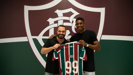 Com direito a pagode, Fluminense anuncia a contratação de Lelê: 'Feliz por essa oportunidade'