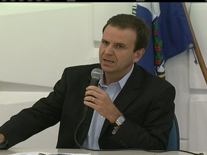 Prefeito anunciou em coletiva a dimunuição da tarifa (Foto: Reprodução/GloboNews)