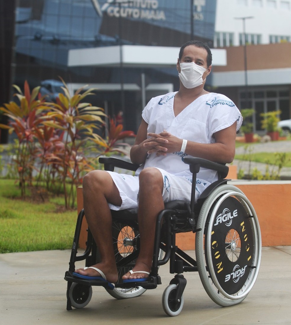 Um autônomo de 36 anos se curou da Covid-19 após ficar internado por 22 dias no Hospital Couto Maia, em Salvador.  — Foto: Elói Corrêa/GOVBA