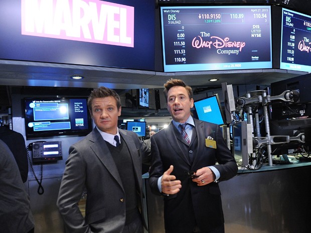 Robert Downey Jr. e Jeremy Renner, astros de Os Vingadores (Foto: AFP)