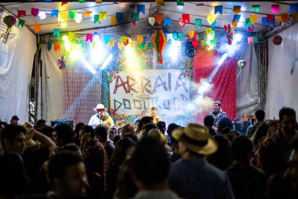 Banda DuSouto Ã© uma das atraÃ§Ãµes do fim de semana no SÃ£o JoÃ£o de Natal â Foto: DivulgaÃ§Ã£o 