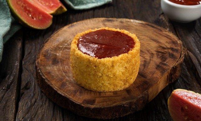 Artesanos Bakery: bolinho vulcão de fubá com goiabada cremosa