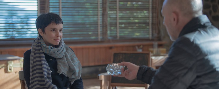 Débora Falabella e o argentino Darío Grandinetti no filme “Bem-Vinda, Violeta!”,