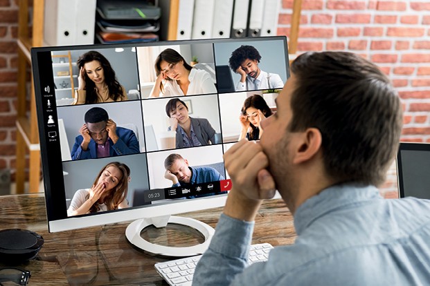 Reuniões virtuais agilizam o trabalho, mas também podem ser estressantes.  Veja como sobreviver a elas (Foto: Getty Images)