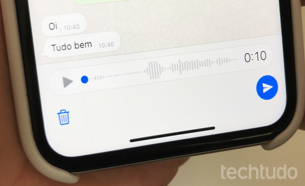WhatsApp permite ouvir áudio antes de enviar na conversa — Foto: Rodrigo Fernandes/TechTudo