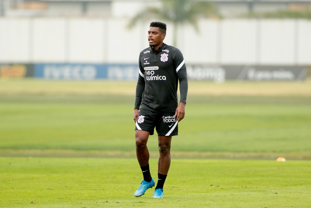 Após saída de 14 atletas, Corinthians calcula queda de quase R$ 4 milhões na folha a partir de julho