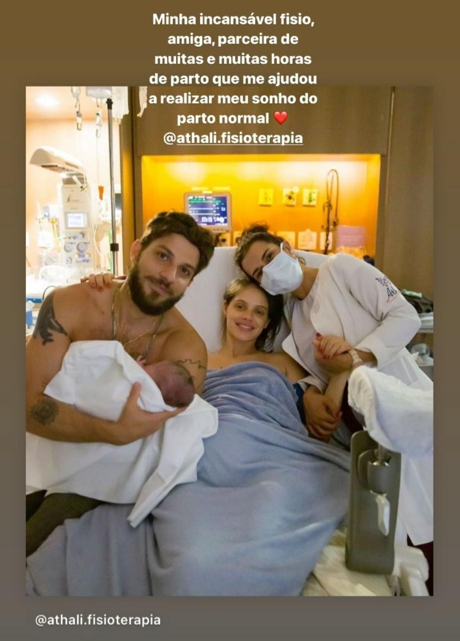 Laura Neiva relembra parto de segundo filho com Chay Suede (Foto: Reprodução/Instagram)