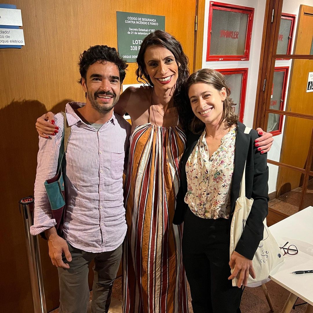Renata Carvalho com o casal Caio Blat e Luisa Arraes — Foto: reprodução/ instagram 