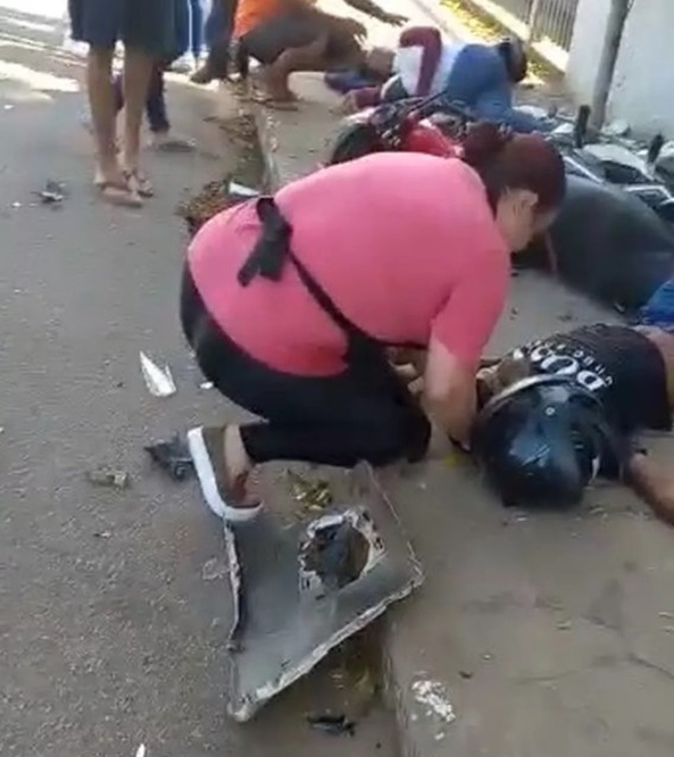 Vítimas foram atingidas por carro do advogado que invadiu contramão na Avenida Getúlio Vargas  — Foto: Reprodução