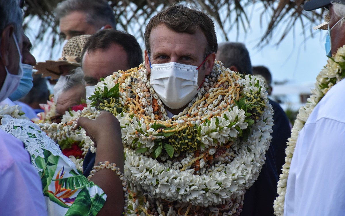 Macron ne s’excuse pas mais reconnaît la « dette » de la France envers la Polynésie pour les essais nucléaires |  Monde