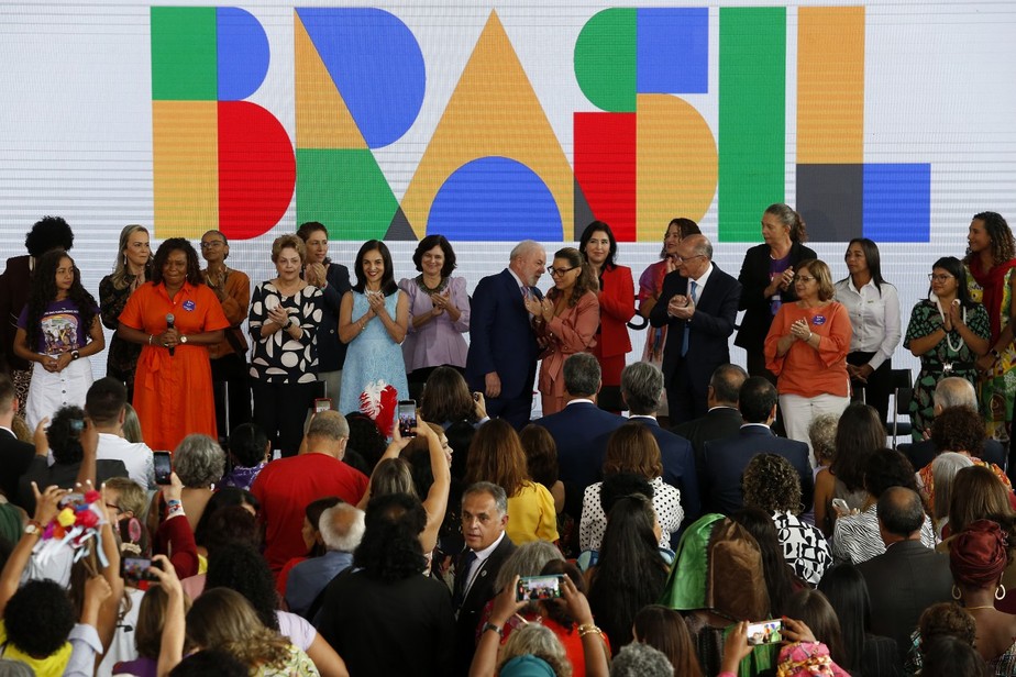 O presidente Luiz Inácio Lula da Silva anuncia pacote de medidas no Dia Internacional das Mulheres