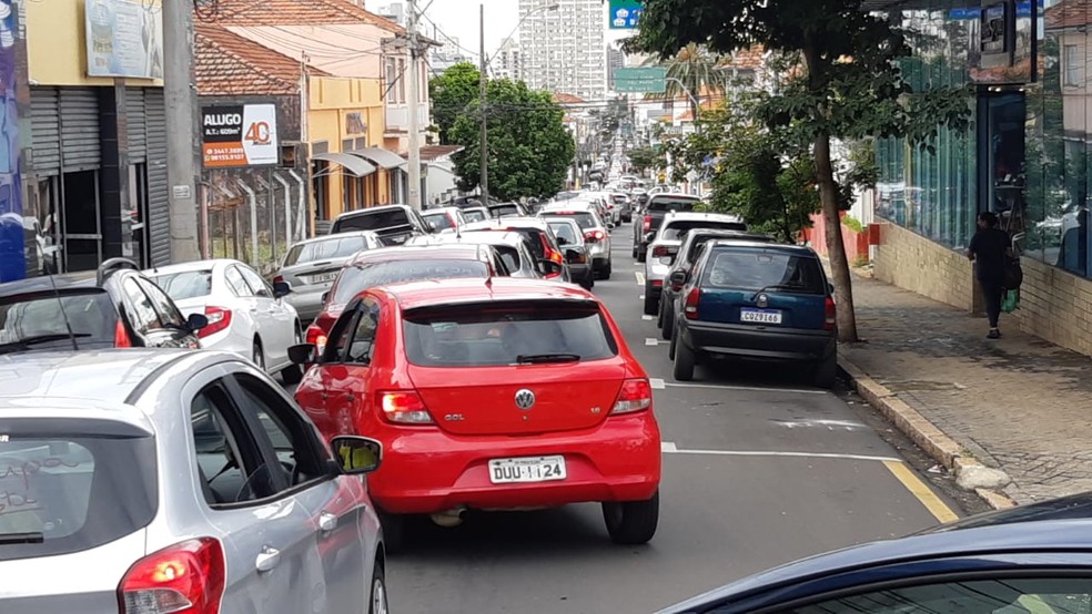 ARQUIVO: Trânsito em Piracicaba — Foto: Edijan Del Santo/ EPTV