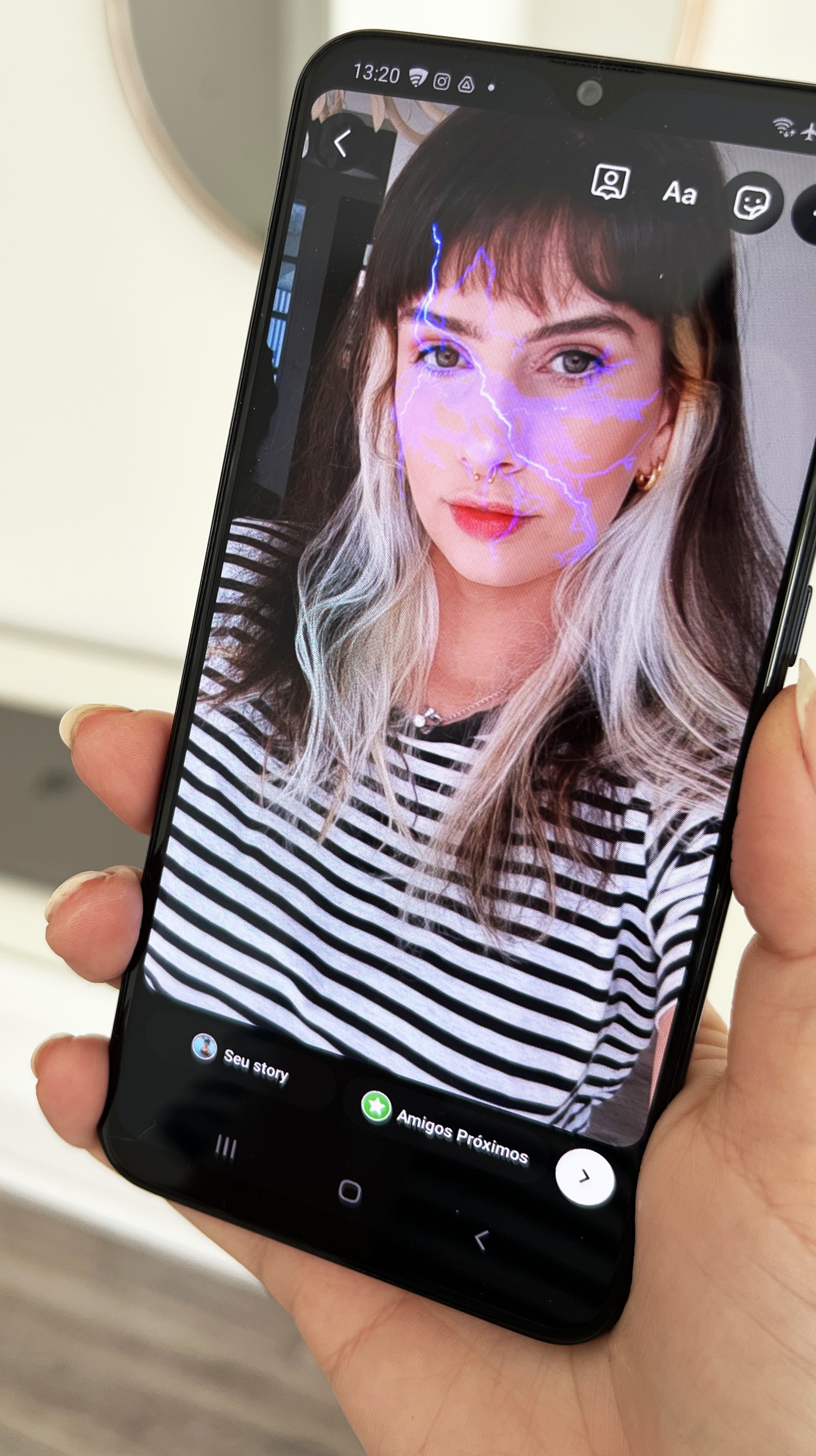 Como fazer uma tendência do raio no Instagram?  Veja como usar o efeito
