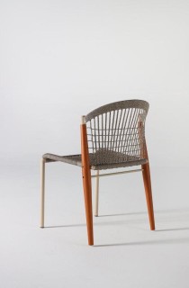 Cadeira "Itapuã", de madeira, alumínio e corda náutica, 55 x 82 x 57 cm, de Rejane Carvalho Leite para a DonaFlor Mobília. Novo Ambiente, R$ 5.241
