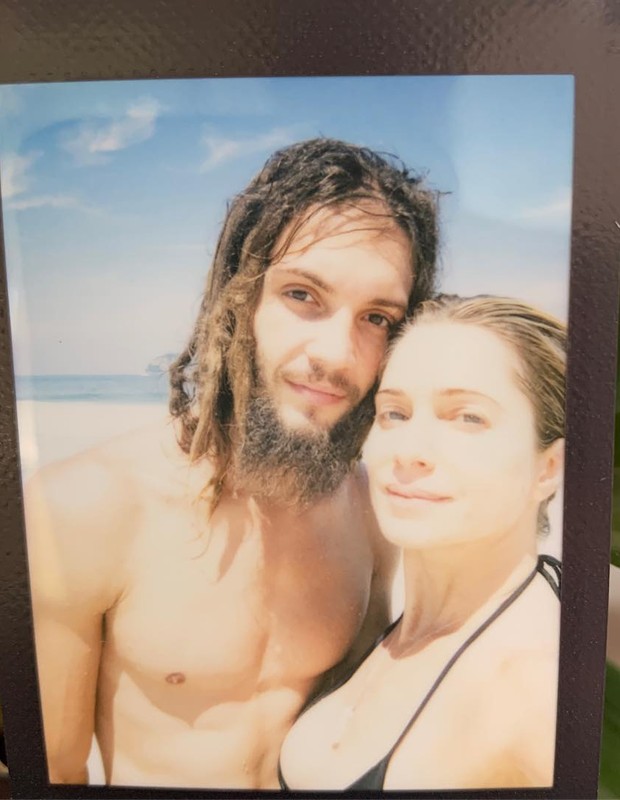 Letícia Spiller e o namorado (Foto: Reprodução/Instagram)