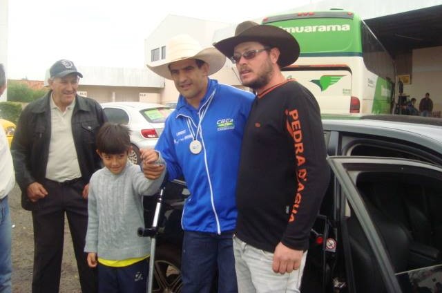 Fernando Rufino é recebido com festa em Itaquiraí (Foto: Arquivo pessoal)