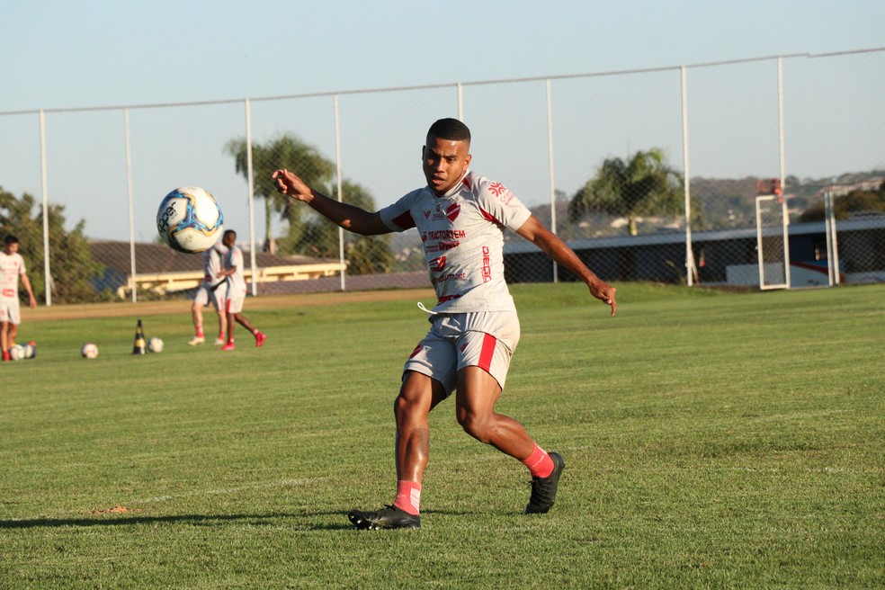 Dudu passou a atuar como volante no retorno ao Tigre — Foto: Comunicação/Vila Nova