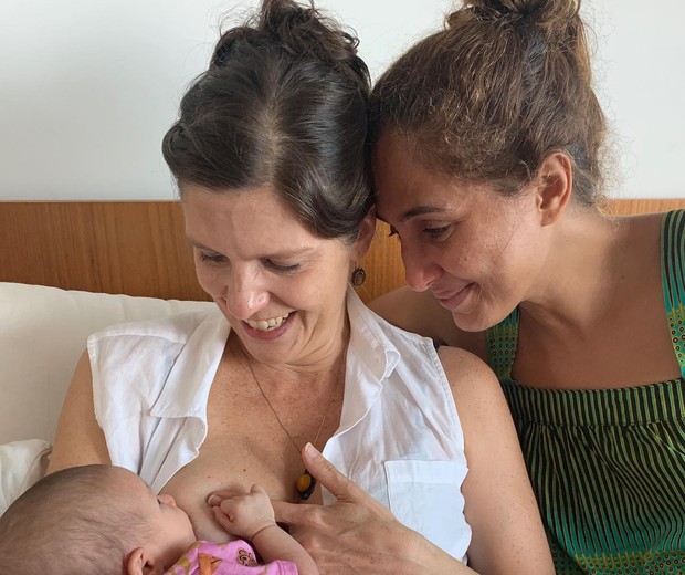 Georgiana Góes e a filha com Camila Pitanga (Foto: Reprodução/Instagram)