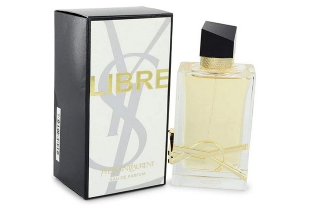 O perfume Libre promete oferecer boa fixação na pele (Foto: Reprodução/Amazon)